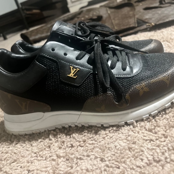 Louis. Vuitton sneakers size 9 - Picture 3 of 9